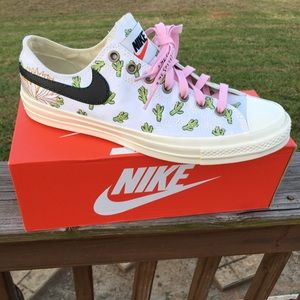 “Nike” Cactus Jack low top Converse size Men 11